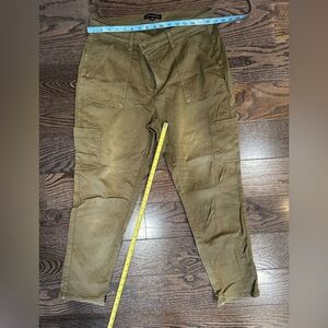 Banana Republic Women’s Khaki Cargo Pants